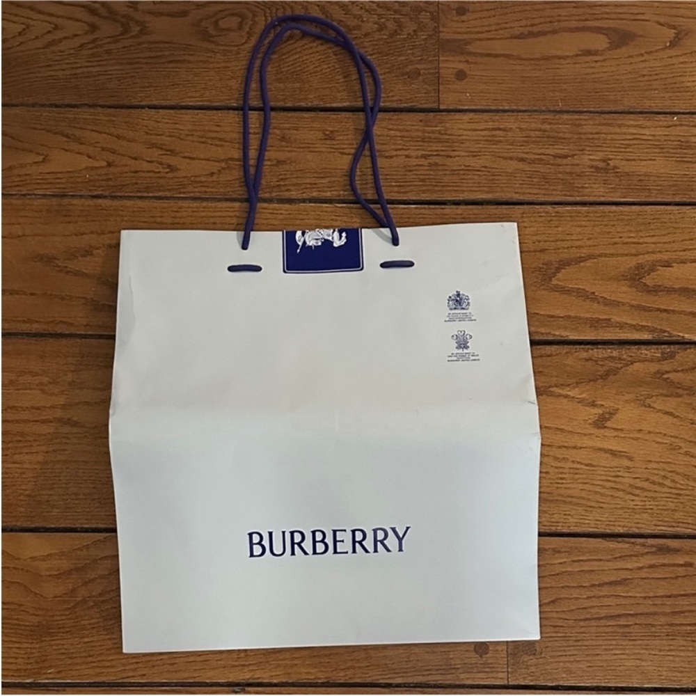 Burberry shopping bag